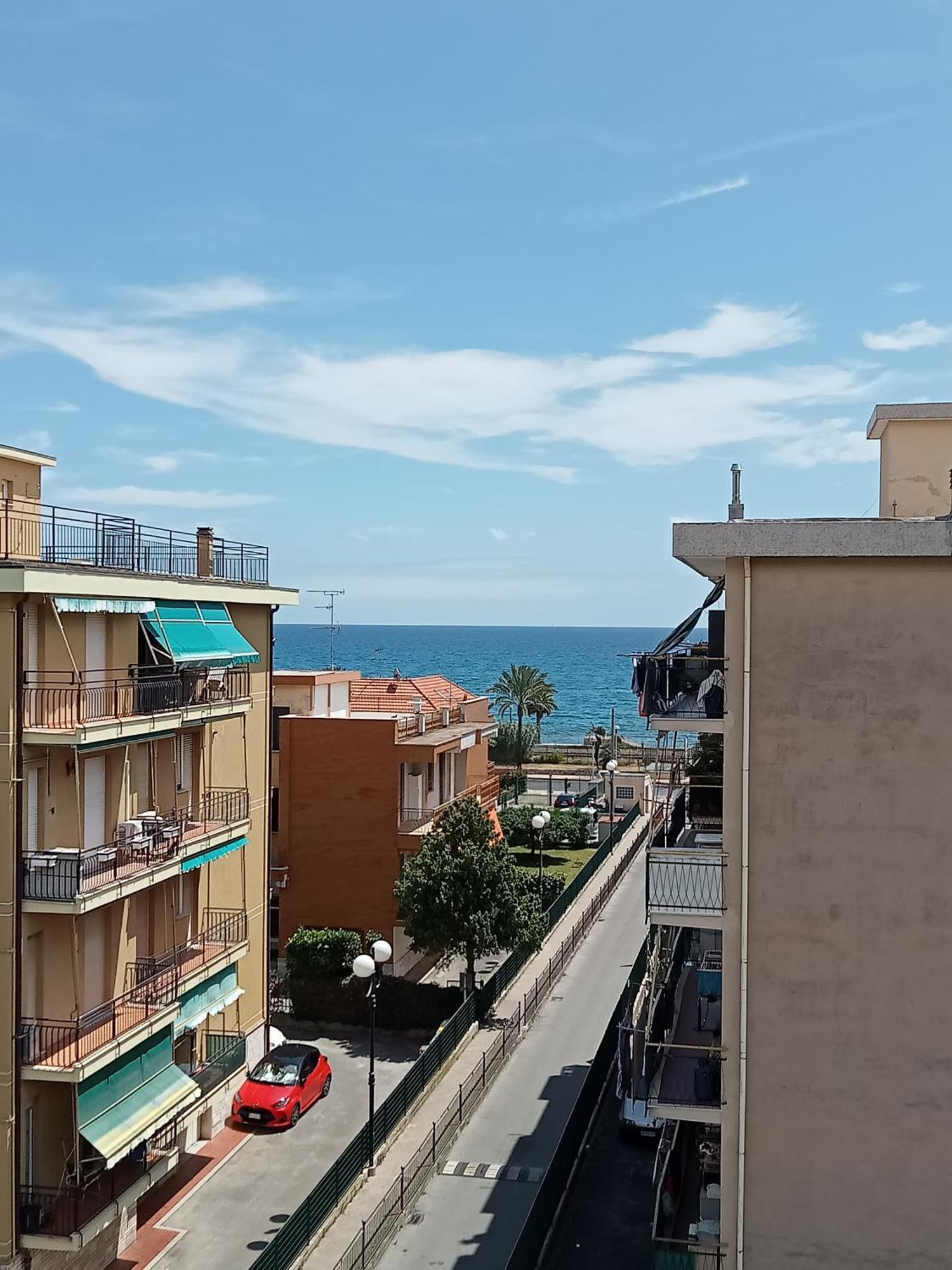 Vista Mare A 150 Mt Dalla Spiaggia - Free Parking E Ac Pietra Ligure Esterno foto